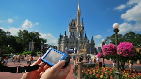 disney-accessibility-handheld-device2