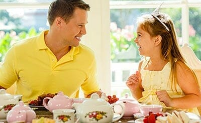 dining-single-parent-dining-daughter