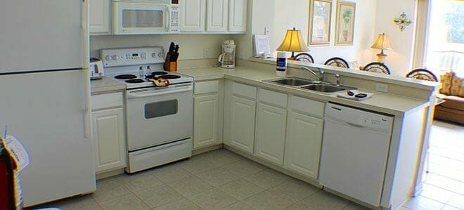 orlandovacation_home-rental-equipped-kitchen