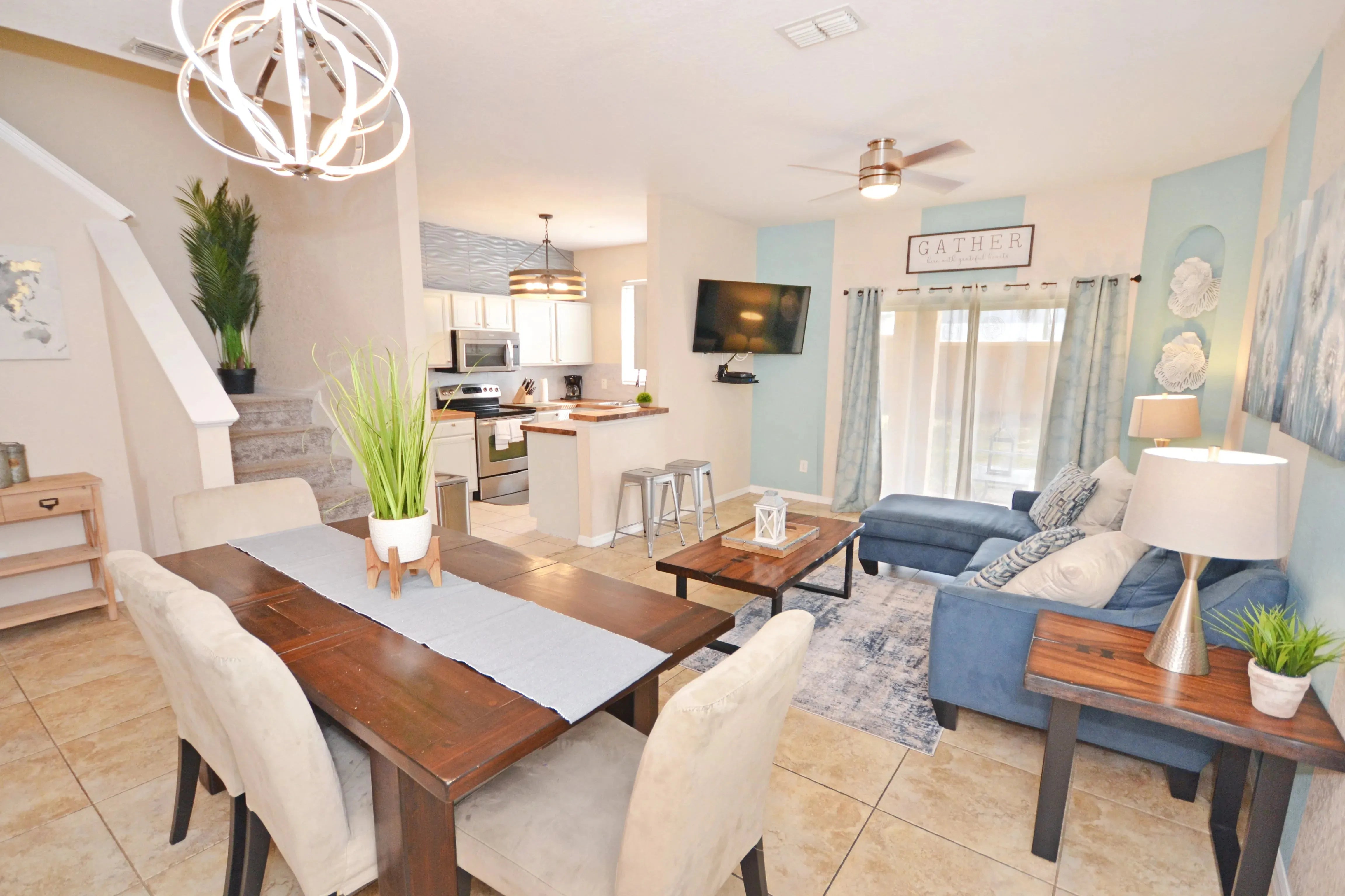 Cozy three bedroom vacation home near Disney World. This home is perfect for 5 or 6 guests.