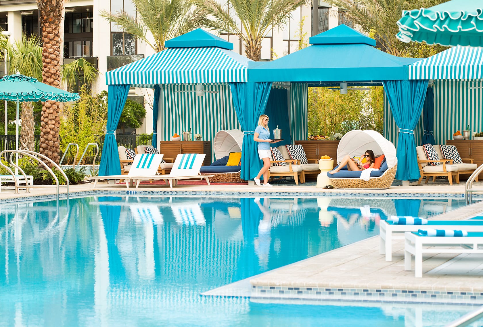 Orlando hotels with a great pool area and excellent customer service.