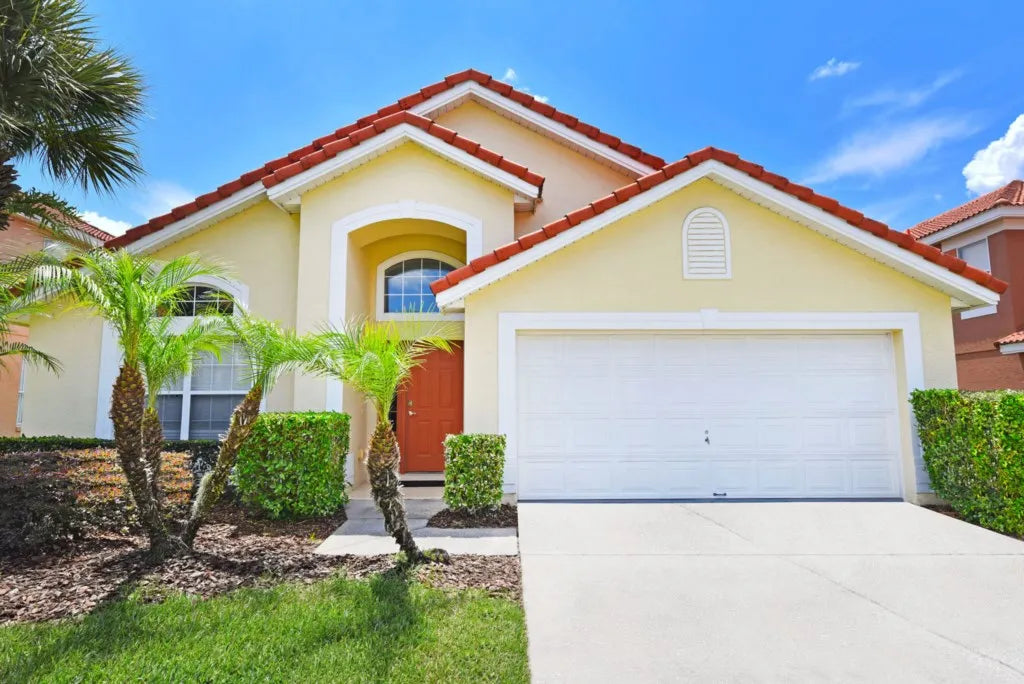 Cute exterior of a vacation pool home in Kissimmee, Fl