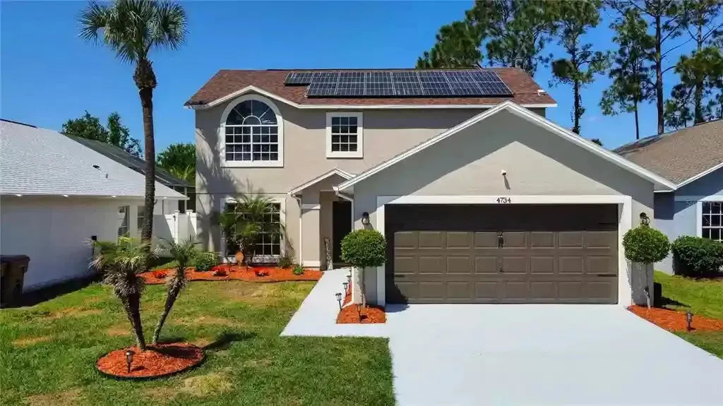 Exterior Kissimmee vacation home near the magic at Walt Disney World. This home has nice curb appeal.