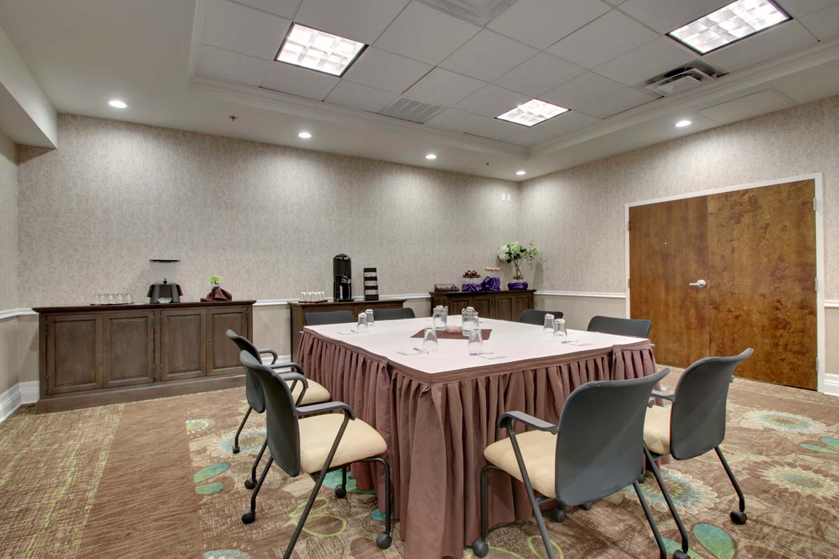 Hyatt-Lake-Buena-Vista-Hotel-Meeting-Room_Creative-Meeting-Room