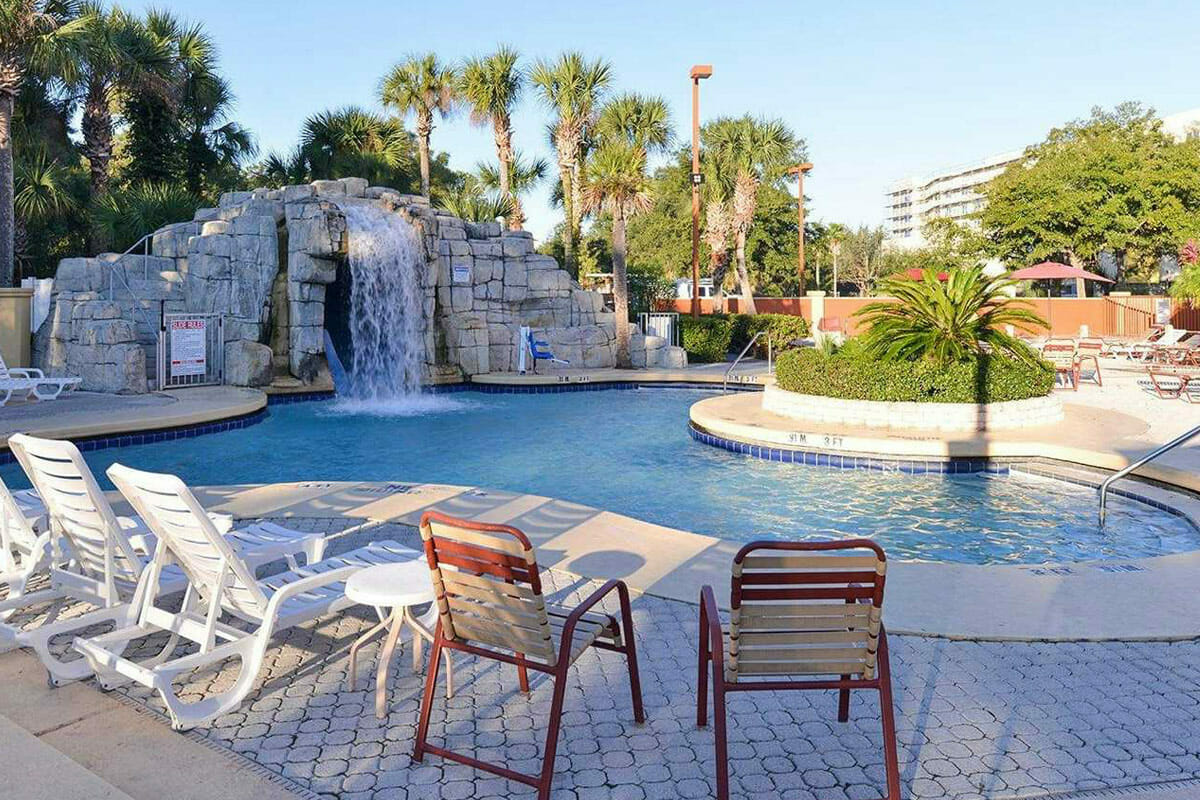 Comfort Inn Orlando Hotel Lake Buena Vista Pool 2