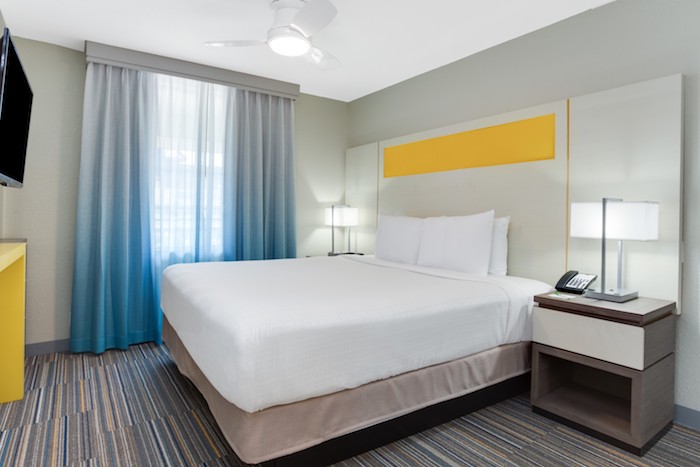 Holiday Inn Resort with Waterpark Bedroom
